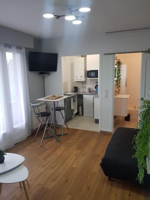 Le Studio Du Quai Charleville-Mézières Exteriör bild